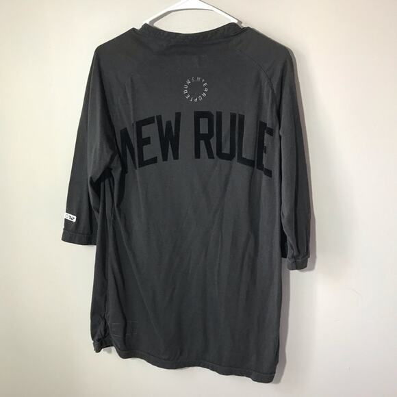 Uninterrupted More Than An Athlete New Rule M 1/4 snap short sleeve grey T-shirt - Picture 2 of 8
